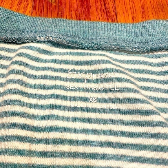 Express Striped ScoopNeck Long sleeve T-shirt
A super soft cotton modal blend - Picture 5 of 9